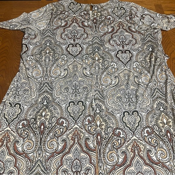 Cocomo Woman Paisley Print Tulip Split Hem Short Sleeve Tunic Top Sz 2X Stretchy - Picture 13 of 15